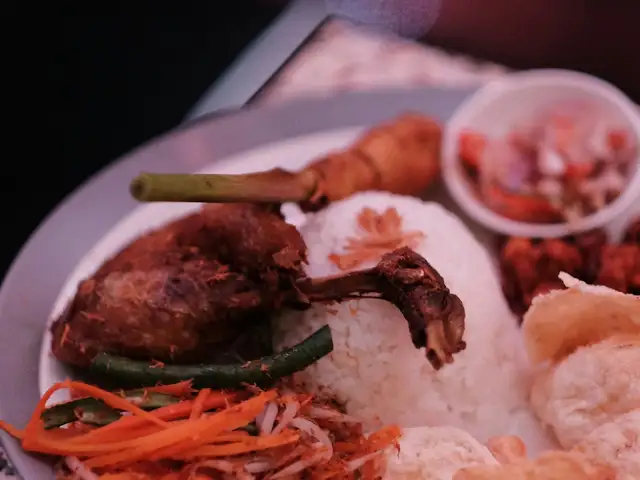 Bebek Goreng Kremes Mak Ijah